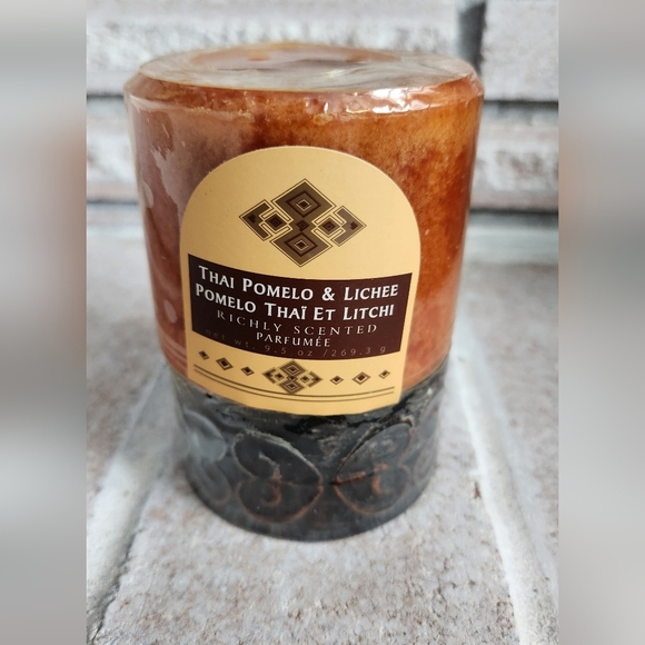 NEW Attitudes Thai Pomelo and Lychee Scented Candle - Picture 2 of 7